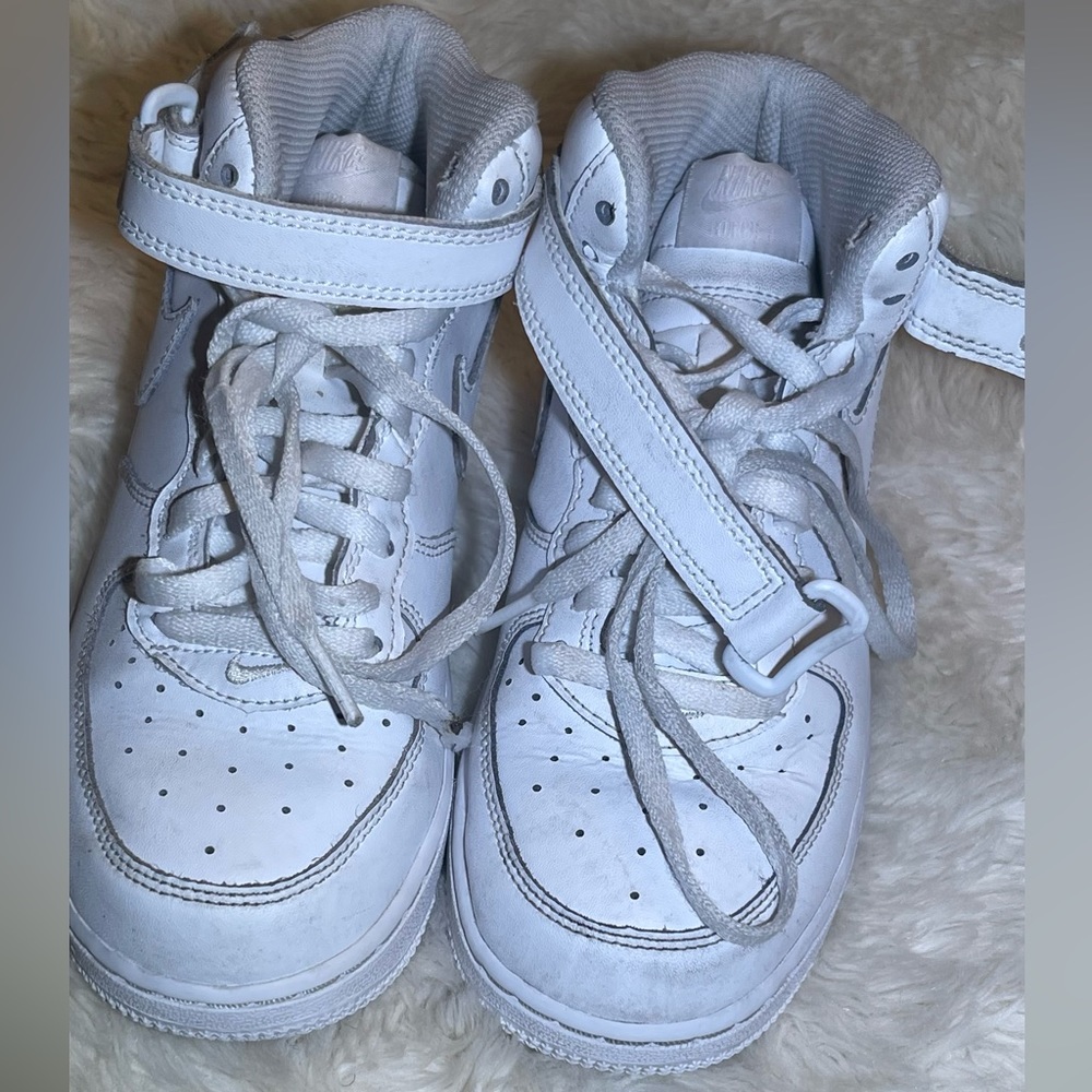 Nike Air Force 1 white high tops sneakers size 2 youth